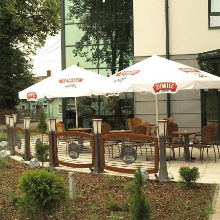 Hotel Niepołomice Buitenkant foto