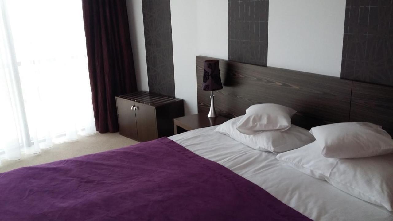 Hotel Niepołomice Buitenkant foto