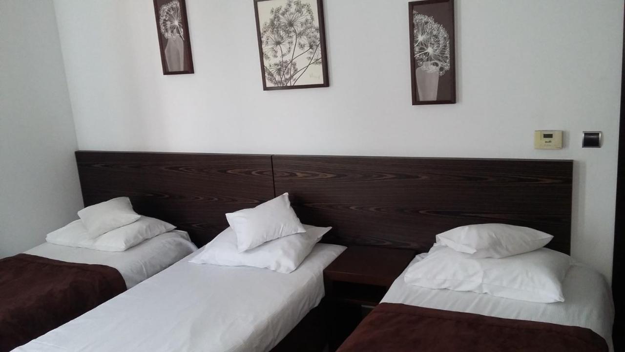 Hotel Niepołomice Buitenkant foto