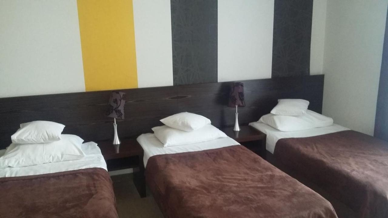 Hotel Niepołomice Buitenkant foto