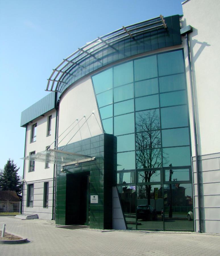 Hotel Niepołomice Buitenkant foto