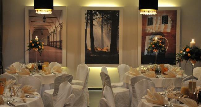 Hotel Niepołomice Buitenkant foto