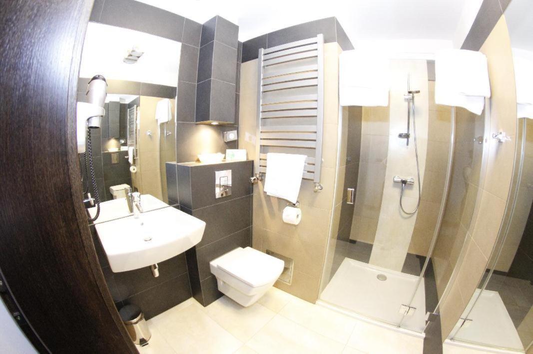 Hotel Niepołomice Kamer foto